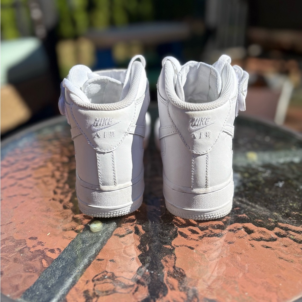Nike Air Force 1 Mid in White - 7.5 W - Picture 6 of 8